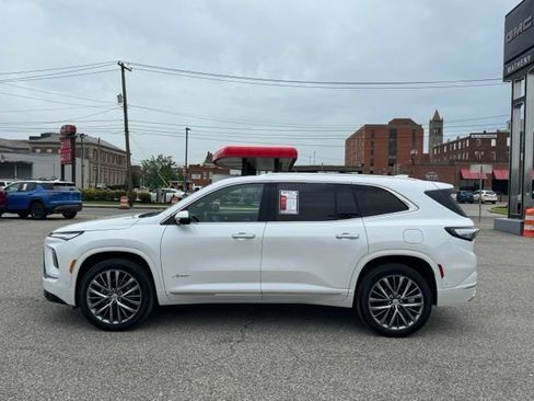 Used 2025 Buick Enclave Avenir w/ Super Cruise Package AWD/4WD image 3