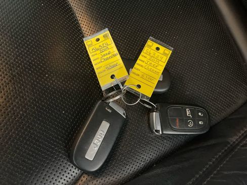 Used 2019 Jeep Cherokee Limited AWD/4WD image 26