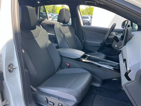 Used 2025 Volkswagen ID.4 Pro S Plus AWD/4WD image 42