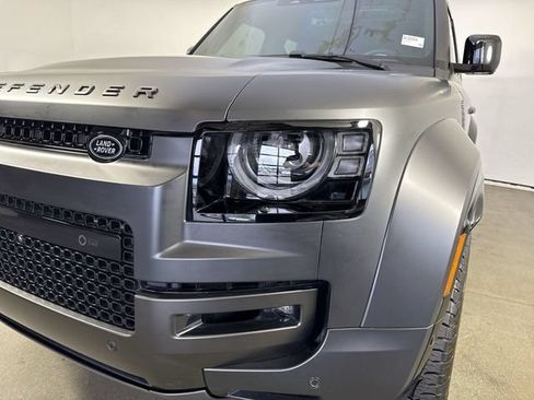 Used 2025 Land Rover Defender 110 AWD/4WD image 28