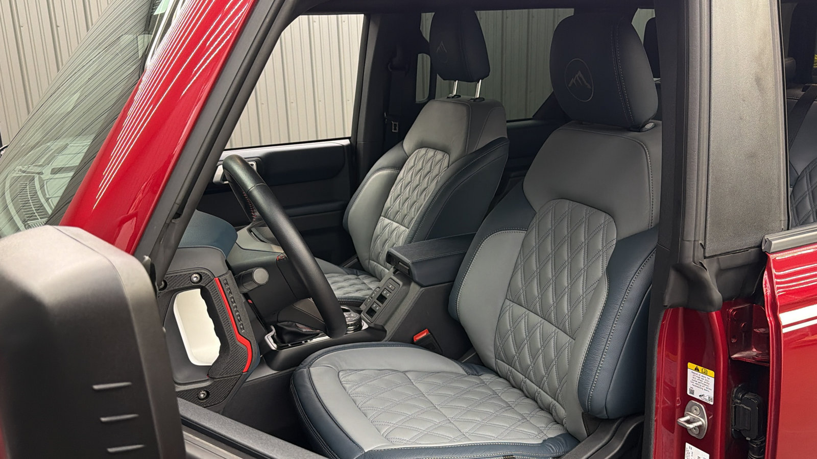 Used 2025 Ford Bronco Heritage Edition AWD/4WD image 32
