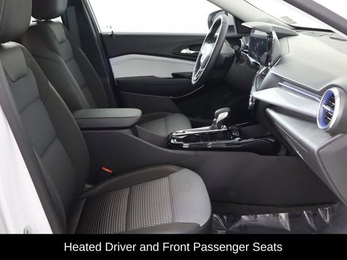 Used 2025 Chevrolet Trax LT w/ Driver Confidence Package FWD image 19