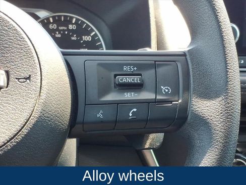 Used 2024 Nissan Rogue S image 13