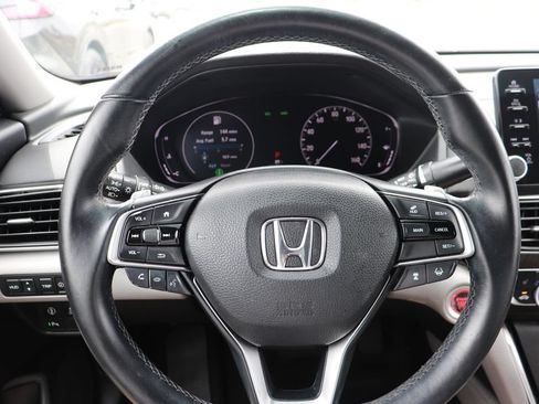Used 2018 Honda Accord Touring image 18