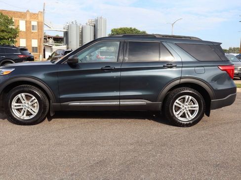 Used 2023 Ford Explorer XLT w/ Equipment Group 202A AWD/4WD image 14
