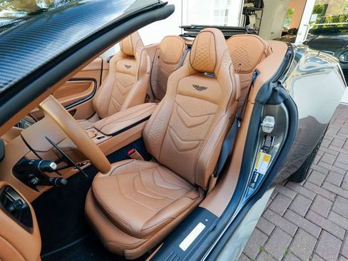 Used 2023 Aston Martin DBS Volante image 77