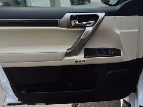 Used 2020 Lexus GX 460 Premium w/ Premium Package AWD/4WD image 17