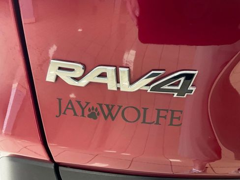 Used 2025 Toyota RAV4 LE AWD/4WD image 25