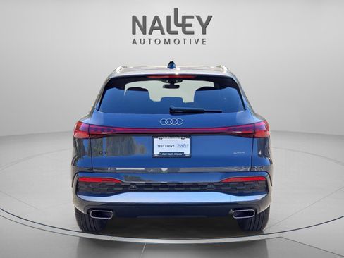 Used 2025 Audi Q5 Premium w/ Convenience Package image 5