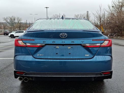 Used 2026 Toyota Camry SE FWD image 5