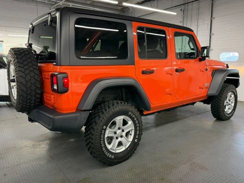 Used 2018 Jeep Wrangler Unlimited Sport S AWD/4WD image 7