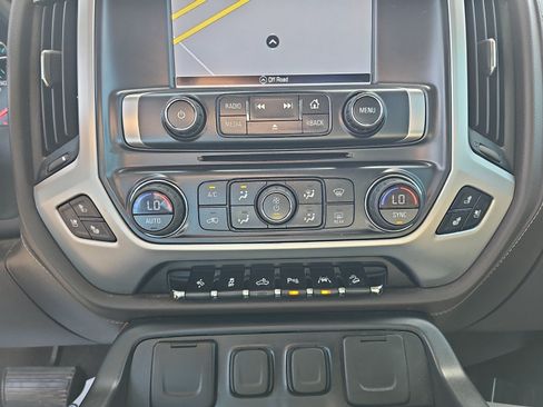 Used 2018 GMC Sierra 1500 SLT AWD/4WD image 21