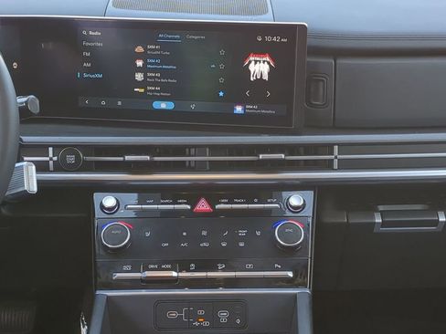 Used 2025 Hyundai Santa Fe SEL image 18