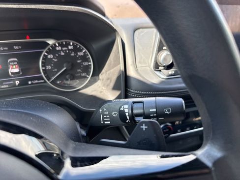 Used 2023 Nissan Rogue SV image 19