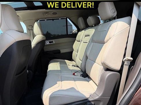 Used 2020 Ford Explorer Platinum w/ Premium Technology Package AWD/4WD image 19