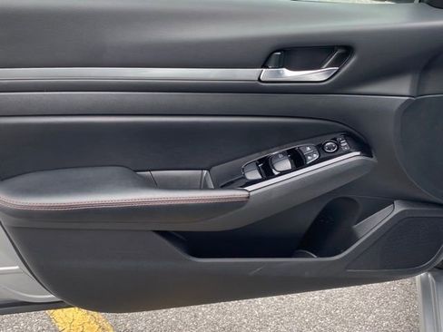 Certified 2024 Nissan Altima 2.5 SR image 13