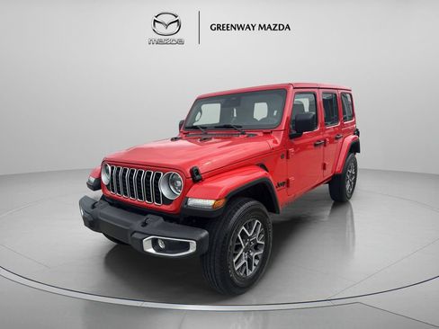 Used 2025 Jeep Wrangler Unlimited Sahara AWD/4WD image 3