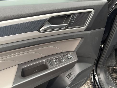 Used 2023 Volkswagen Atlas Cross Sport SEL R-Line image 9