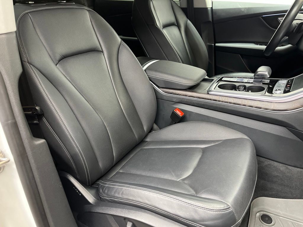 Used 2019 Audi Q8 Prestige AWD/4WD image 23
