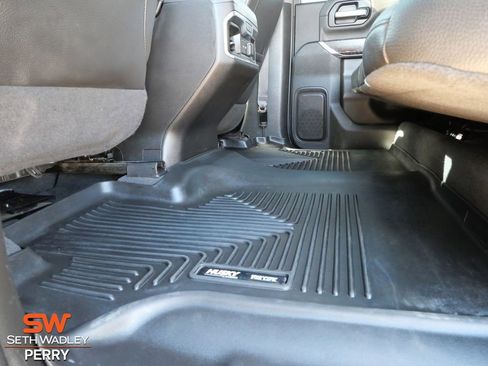 Used 2022 GMC Sierra 3500 Denali w/ Denali Ultimate Package image 13