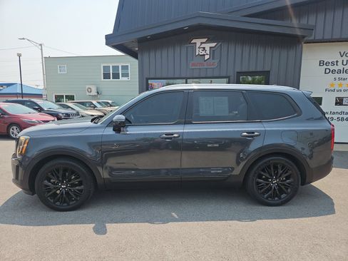 Used 2020 Kia Telluride SX w/ Towing Package FWD image 3
