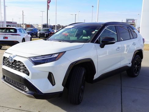 Certified 2022 Toyota RAV4 XSE image 4