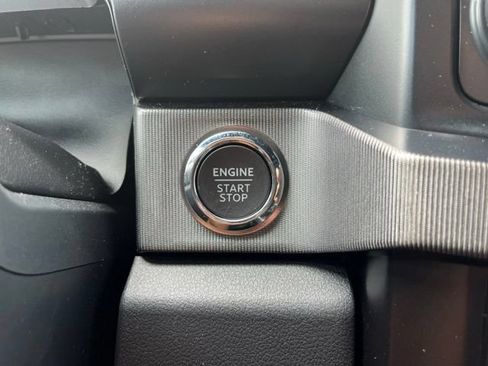 Certified 2025 Ford F250 Platinum AWD/4WD image 21