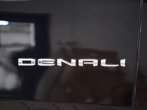 Used 2023 GMC Yukon XL Denali w/ LPO, Floor Liner Package AWD/4WD image 17