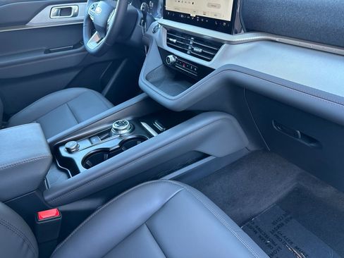 New 2025 Ford Explorer Active w/ Active Comfort Package image 18