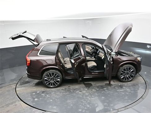 New 2026 Volvo XC90 B6 Plus w/ Protection Package Premier image 42