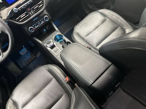 Used 2020 Ford Escape Titanium AWD/4WD image 25