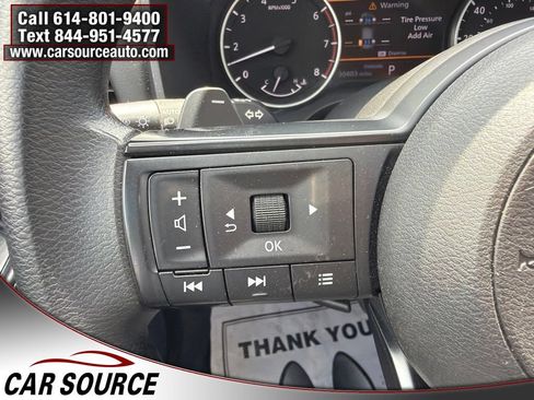 Used 2022 Nissan Rogue S FWD image 11