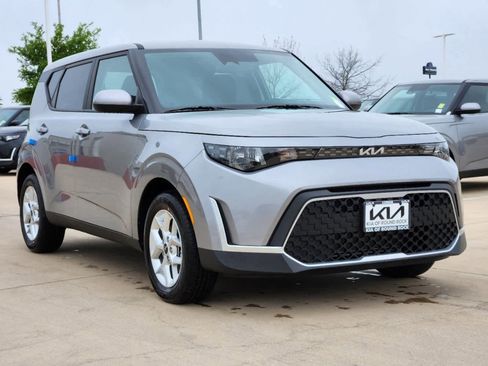 New 2025 Kia Soul LX image 2