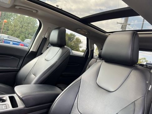 Used 2021 Ford Edge Titanium w/ Equipment Group 301A image 3