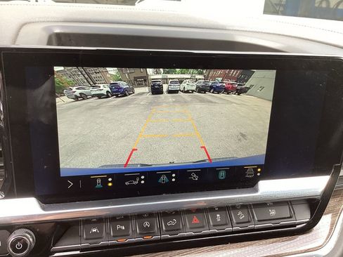 Used 2022 Chevrolet Silverado 1500 LT Trail Boss w/ LT Trail Boss Premium Package AWD/4WD image 34