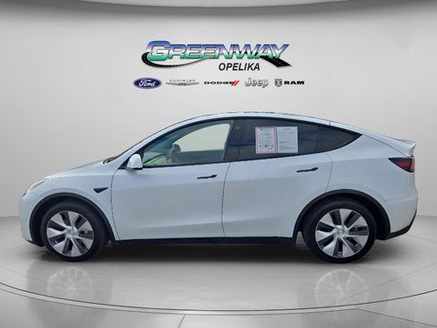 Used 2020 Tesla Model Y Long Range image 4