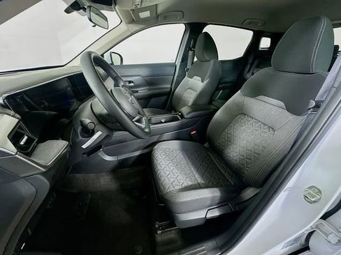 Used 2025 Nissan Kicks SV AWD/4WD image 26