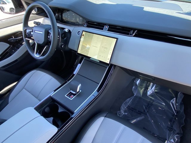 Used 2026 Land Rover Range Rover Evoque Dynamic SE AWD/4WD image 11