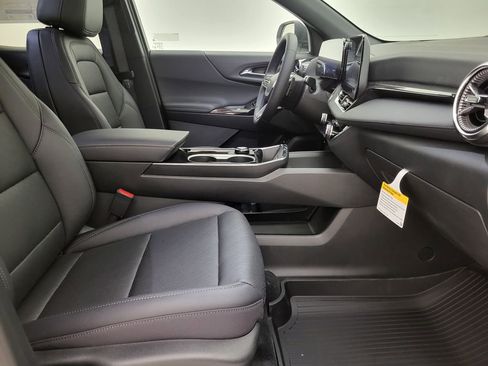 New 2026 Chevrolet Equinox LT w/ Convenience Package II image 34