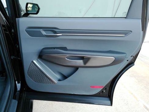 Used 2024 Kia EV9 Light image 23