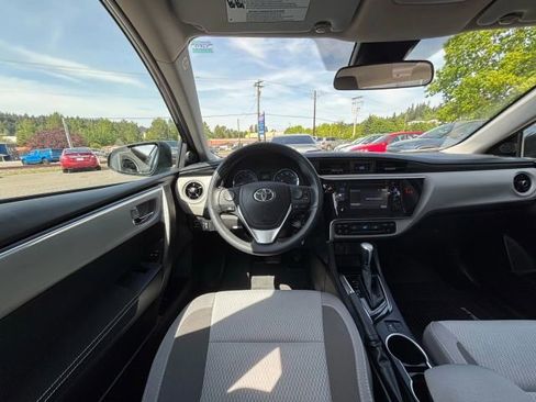Used 2018 Toyota Corolla LE image 14