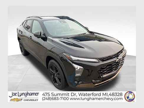 Used 2024 Chevrolet Trax ACTIV w/ Driver Confidence Package FWD image 1