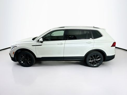 Used 2023 Volkswagen Tiguan SE FWD image 4