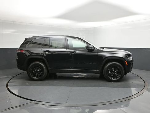 New 2026 Jeep Grand Cherokee Altitude image 26