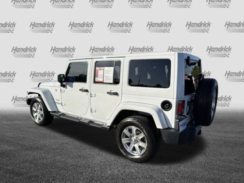 Used 2017 Jeep Wrangler Unlimited Sahara w/ Connectivity Group AWD/4WD image 12