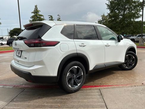 Used 2025 Nissan Rogue SV AWD/4WD image 6