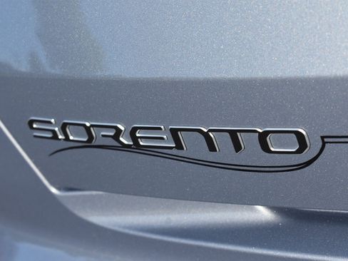 Certified 2023 Kia Sorento SX FWD image 12