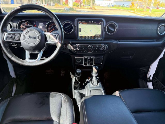 Used 2019 Jeep Wrangler Unlimited Sahara w/ Uconnect 4C Nav & Sound Group AWD/4WD image 15