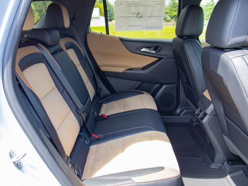 New 2026 Chevrolet Equinox ACTIV w/ Convenience Package III image 28