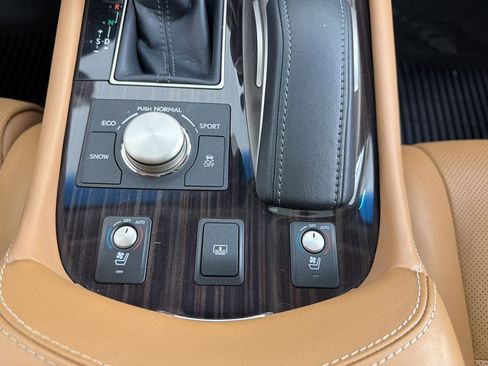 Used 2017 Lexus LS 460 w/ Comfort Package image 30